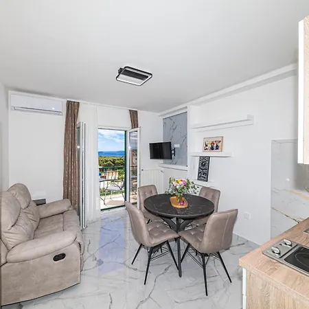 Olive Garden Apartment