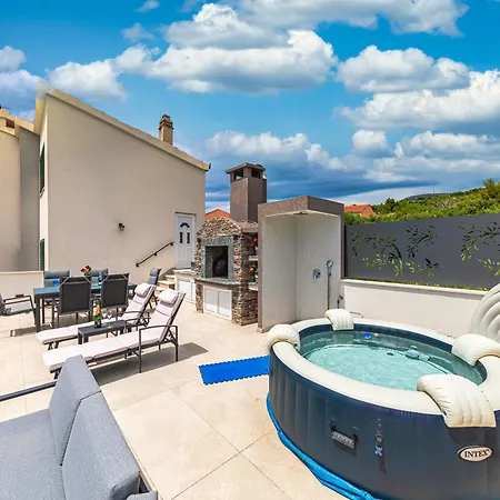 Olive Garden Apartment Seget Vranjica